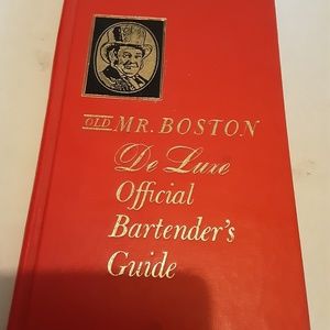 Old Mr.Boston Deluxe Official Bartenders Guide